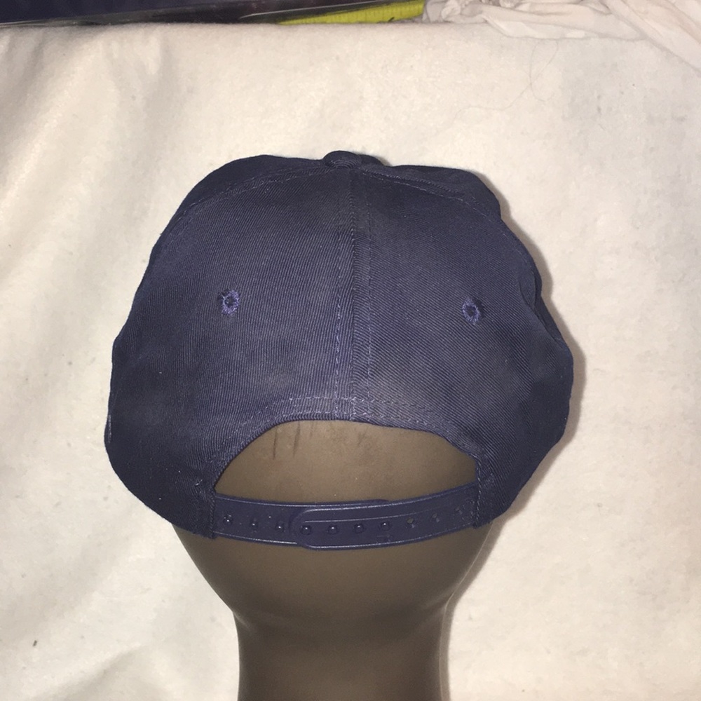 Hat 🧢 - Picture 3 of 5